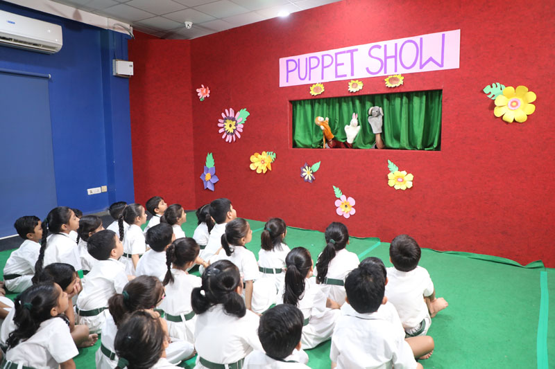 puppet room1